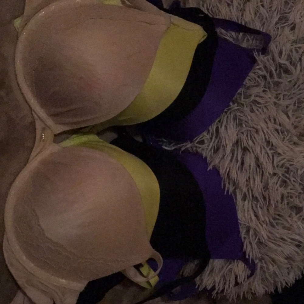 Victoria secret plunge bras selling all 4 for 50